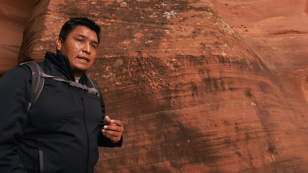 Raymond M Chee Jr - Native American tour guide in Antelope Canyon
