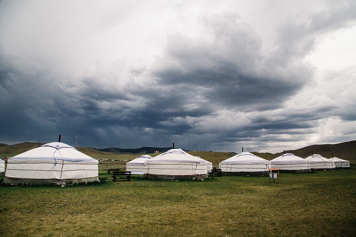 Pizza: A Mongolian Tale of Adventure and Delirium in Karakorum ...