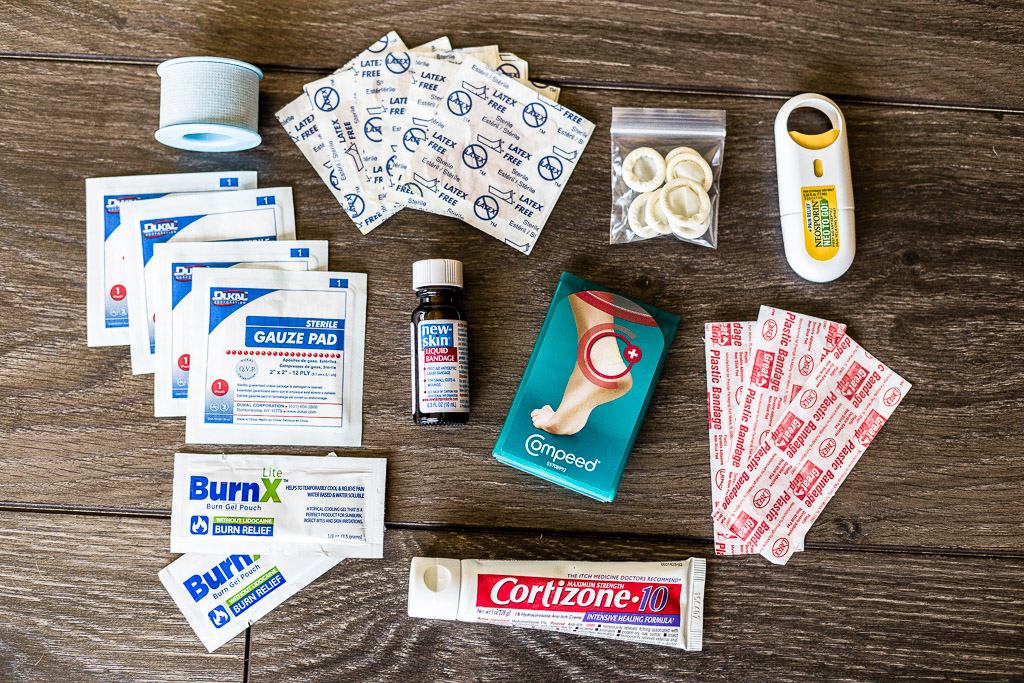 Travel first aid kit on sale contents