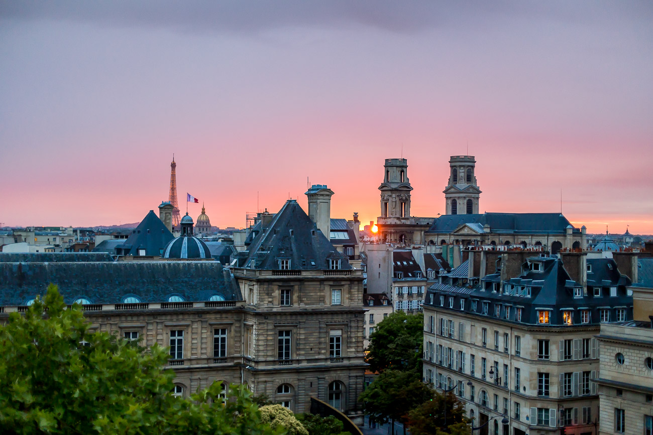Restaurants in Paris, sunset in Paris