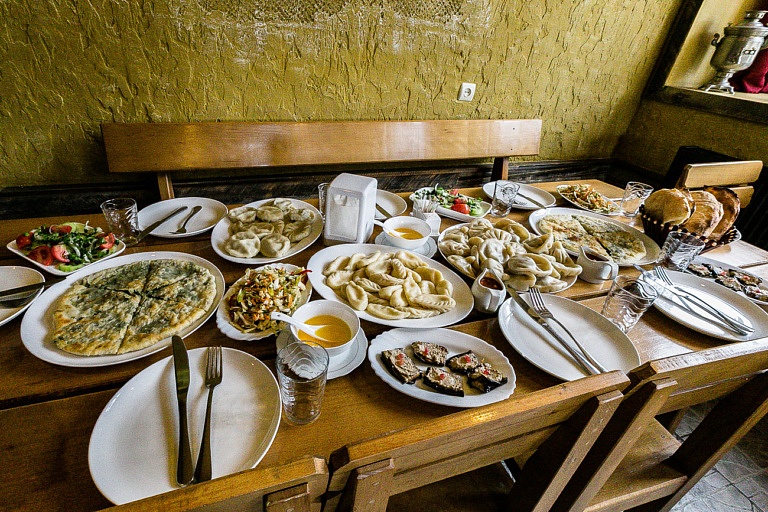 Georgian Lunch Table In Kazbegi 1 768x512 